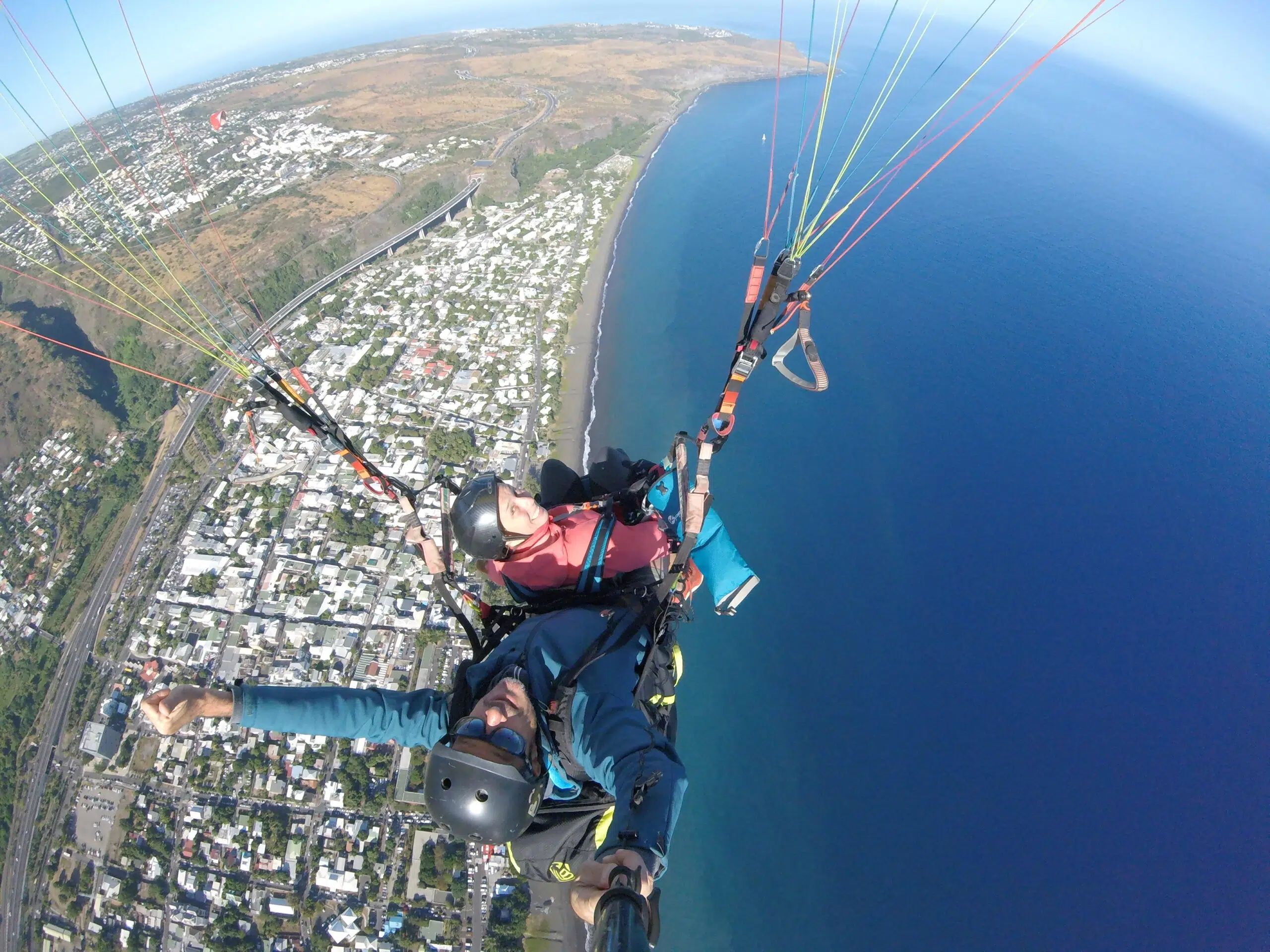 Baptême parapente Saint-Leu La Réunion vue côte — Black Air Parapente